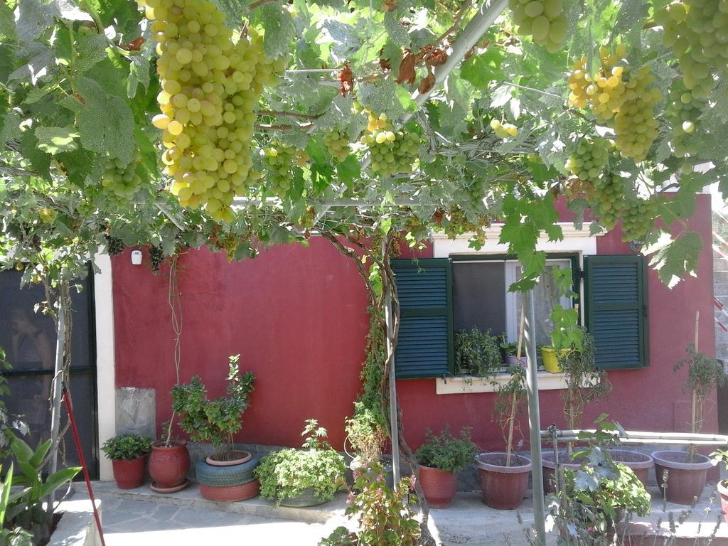 Malotu Resort Sinarades Exterior photo